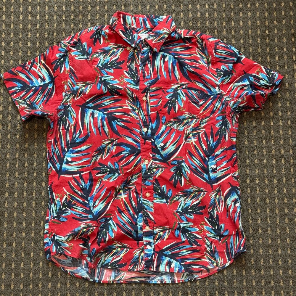 NWOT Gap - Like Magnum PI. Like Dale from Chip ‘n Dale Rescue Rangers Hawaiian